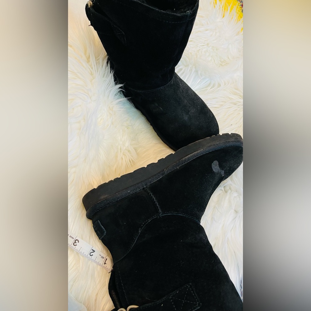 Ugg winter Black fur interior Suede Boots size 7 but fits more like 6.5 - Picture 8 of 12